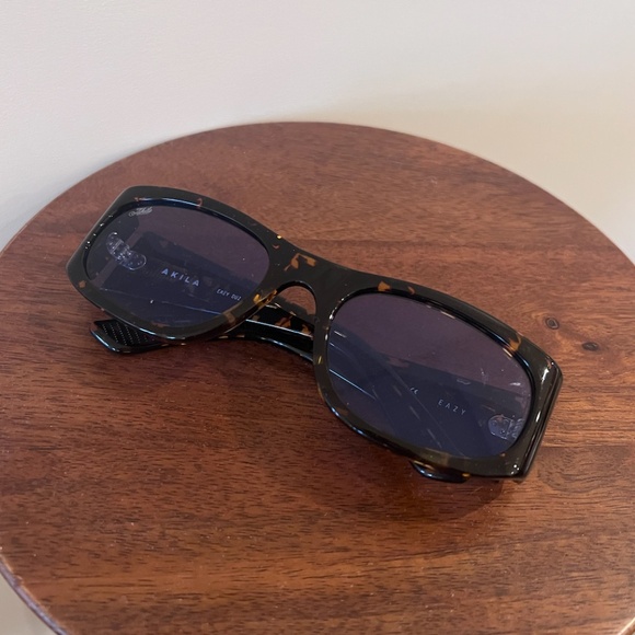 AKILA EAZY Sunglasses Brand New With Original Case main image 5